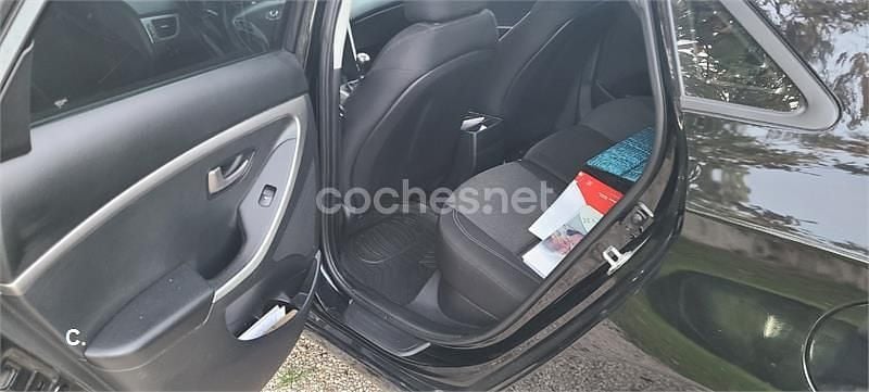 Usado Hyundai i30 90 CV (66 kW) 2015 Negro Berlina