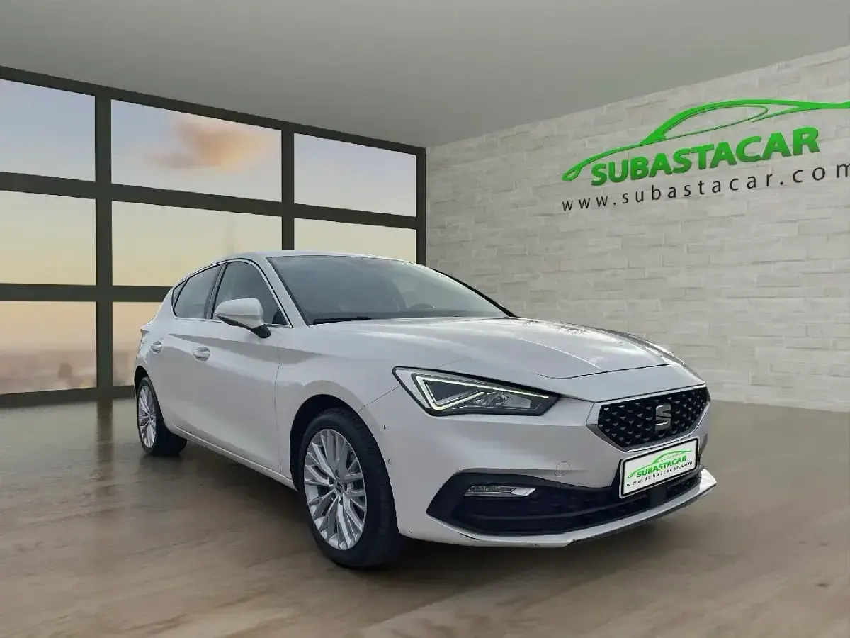 Usado Seat Leon XCELLENCE 204 CV (150 kW) 2021 Blanco