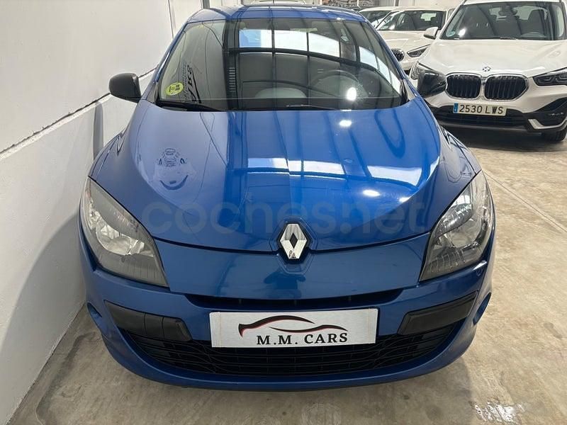 Usado Renault Mégane Dynamique 110 CV (80 kW) 2011 Azul Berlina