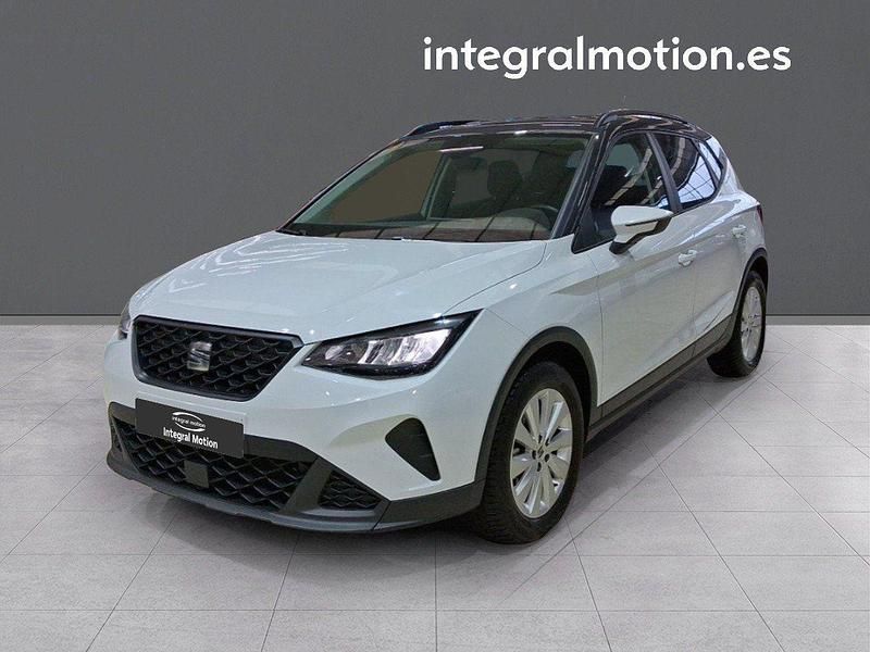 Usado Seat Arona Style 110 CV (80 kW) 2022 Blanco SUV