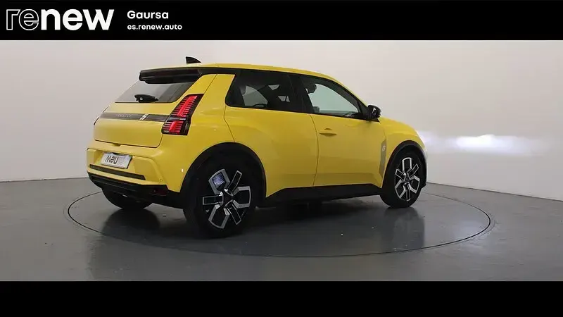 Usado Renault 5 E-Tech Techno 88 kW (120 CV) 2025 Amarillo Berlina