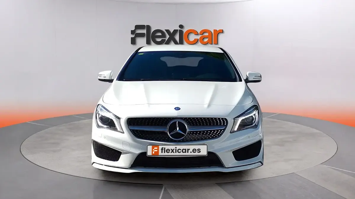 Usado Mercedes CLA200 136 CV (100 kW) 2016 Blanco Coupe