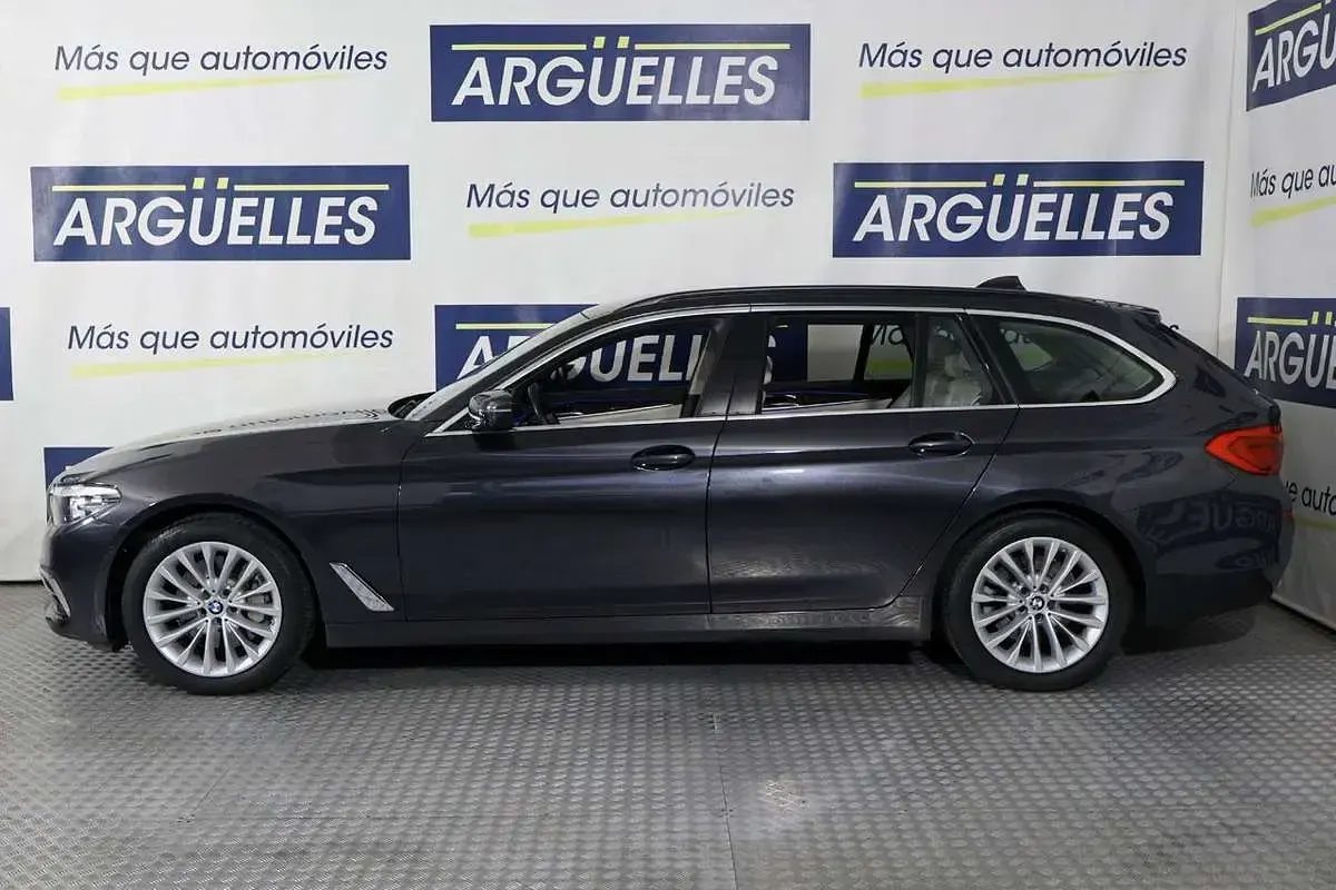 Usado BMW 528 Luxury Line 245 CV (180 kW) 2019 Gris Berlina