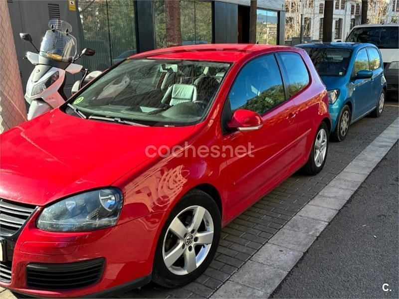 Usado VW Golf VI 105 CV (77 kW) 2008 Rojo Utilitario
