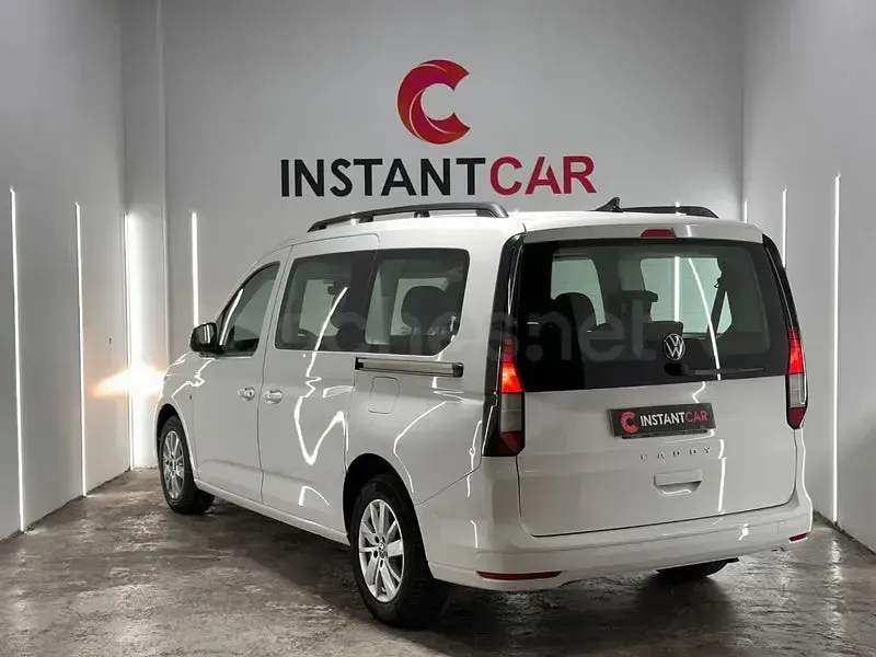 Usado VW Caddy 102 CV (75 kW) 2021 Blanco Monovolumen