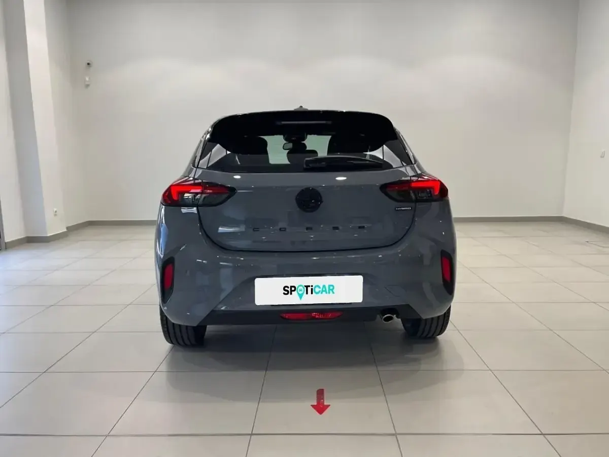 Usado Opel Corsa 110 CV (80 kW) 2025 Gris Utilitario