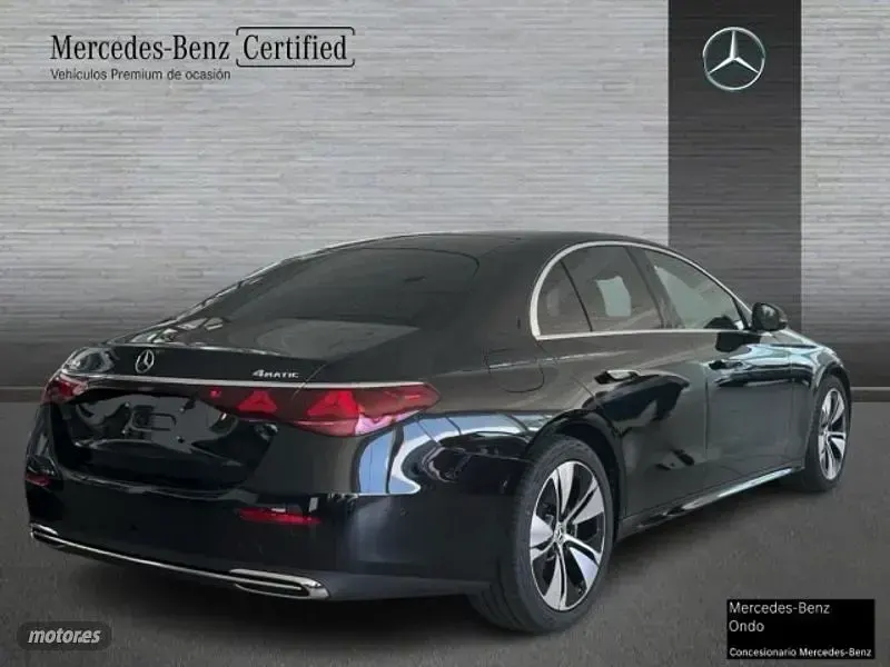 Nuevo Mercedes E220 197 CV (144 kW) 2026 Negro Berlina