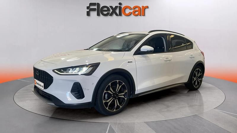 Używany Ford Focus Active 155 KM (114 kW) 2022 Biały Sedan/Limuzyna