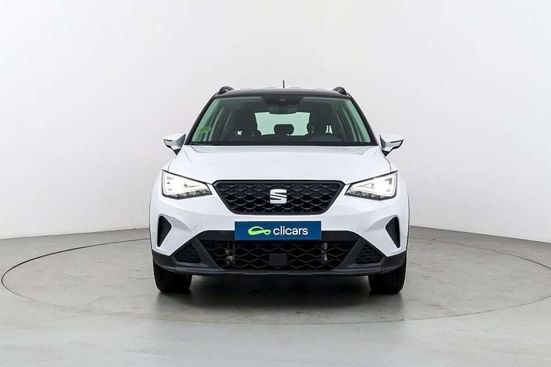 Usado Seat Arona Style 110 CV (80 kW) 2022 Blanco SUV
