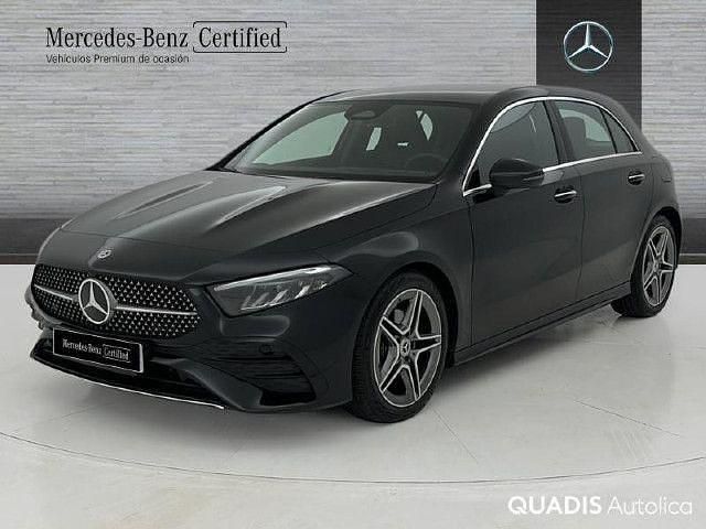 Usado Mercedes A180 AMG line 136 CV (100 kW) 2026 Negro cosmos