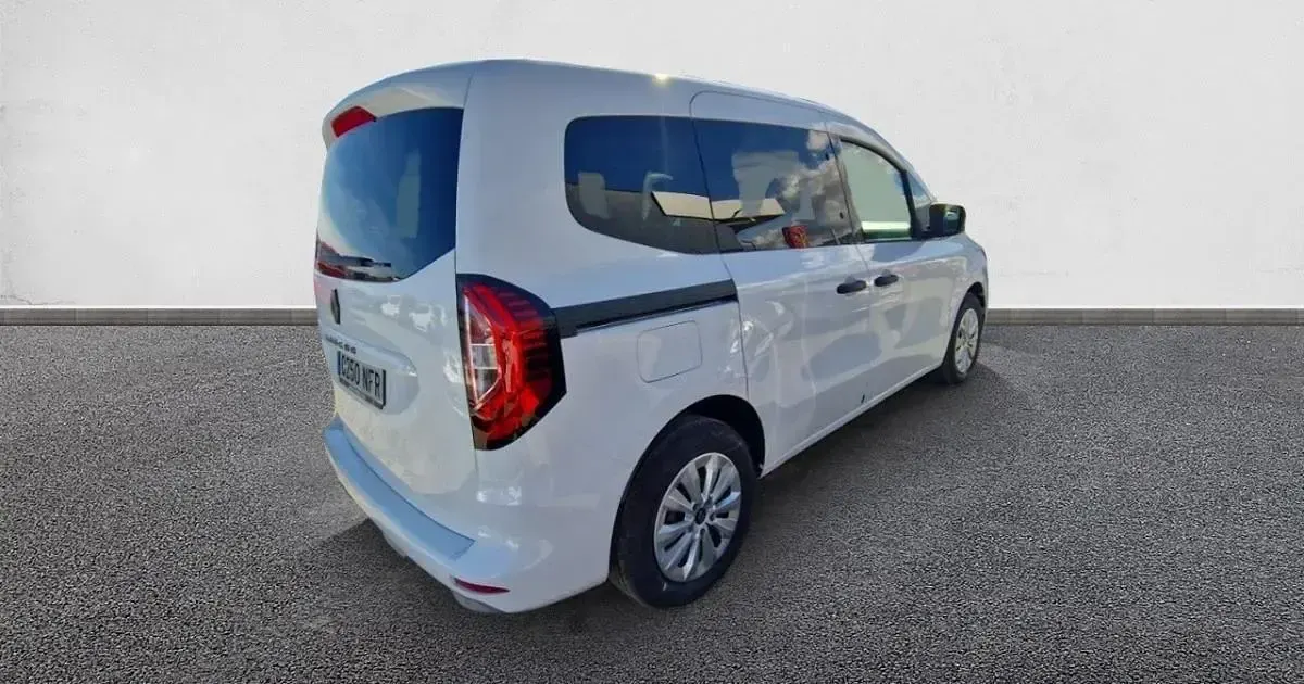 Usado Renault Kangoo 95 CV (69 kW) 2025 Monovolumen