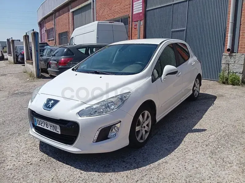 Usado Peugeot 308 Active 115 CV (84 kW) 2013 Blanco Berlina