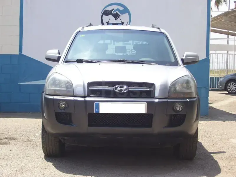 Usado Hyundai Tucson Comfort 141 CV (103 kW) 2005 Gris / plata SUV