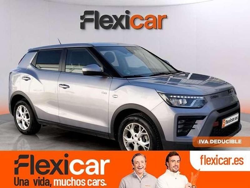 Gris Usado 2025 Ssangyong (KGM) Tivoli SUV | 16.790 € - Imagen 1/4