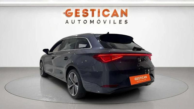 Usado Seat Leon XCELLENCE 207 CV (152 kW) 2021 Gris Familiar