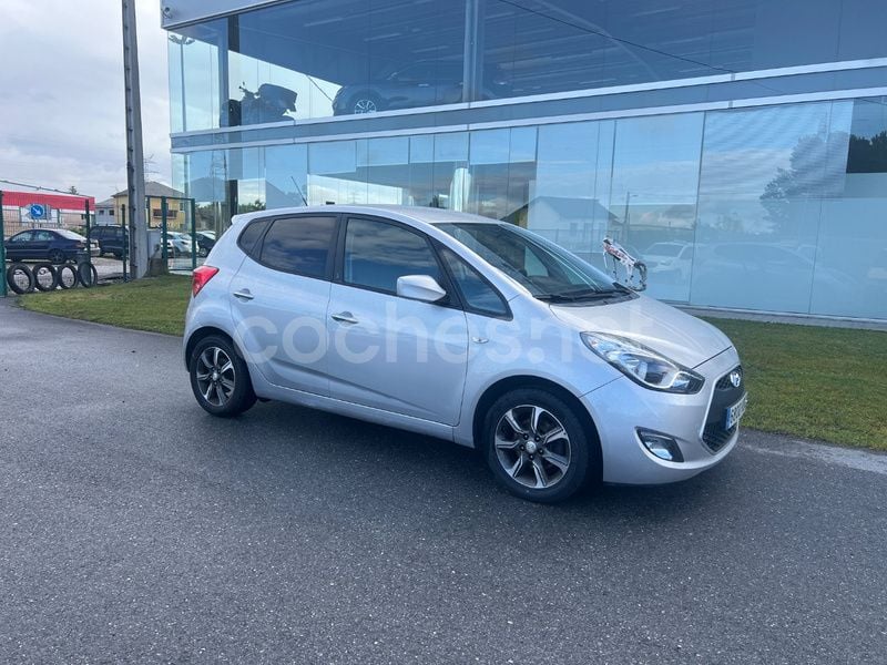 Usado Hyundai ix20 90 CV (66 kW) 2017 Gris / plata Utilitario