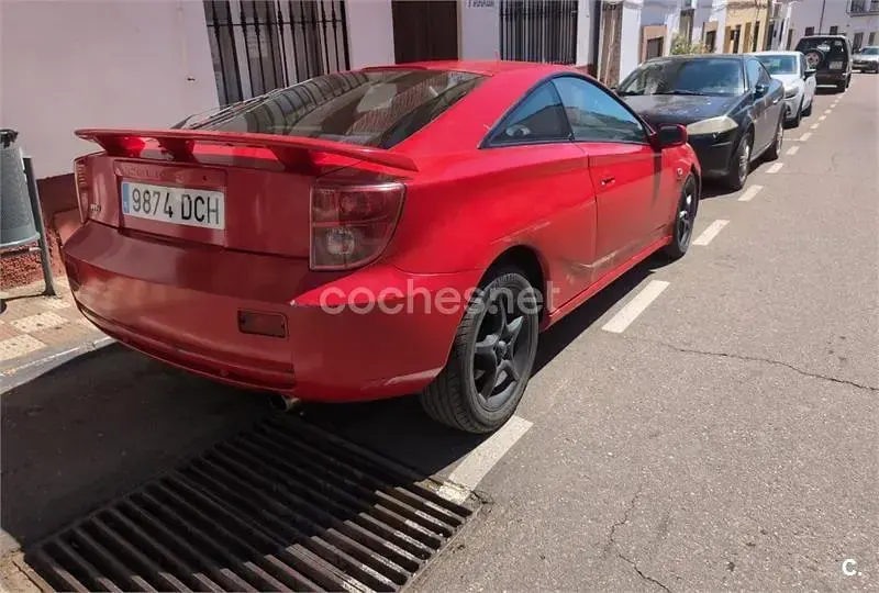 Usado Toyota Celica 143 CV (105 kW) 2004 Rojo Coupe