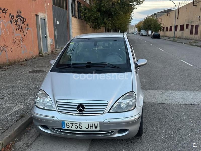 Gris / plata Usado 2002 Mercedes 170 Avantgarde Monovolumen | 2000 € - Imagen 1/4