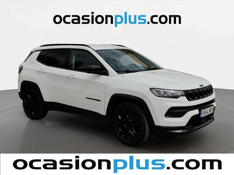 Usado Jeep Compass Night Eagle 130 CV (95 kW) 2023 Blanco SUV