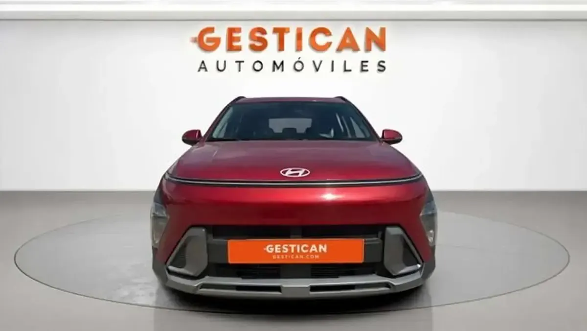 Usado Hyundai Kona 120 CV (88 kW) 2024 Rojo SUV
