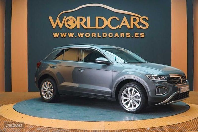 Usado VW T-Roc Life 150 CV (110 kW) 2022 Gris SUV
