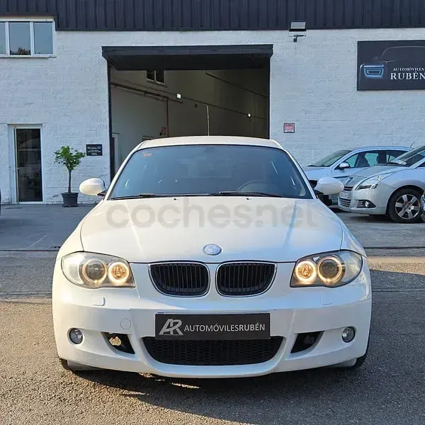 Usado BMW 118 Comfort Edition 143 CV (105 kW) 2007 Blanco Utilitario