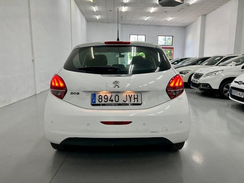 Usado Peugeot 208 Style 75 CV (55 kW) 2017 Blanco Utilitario