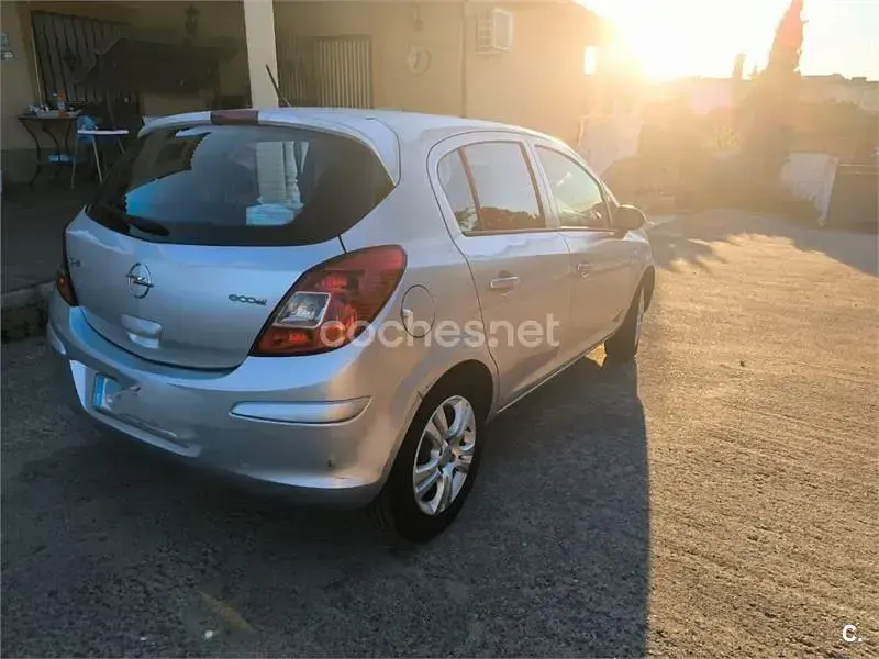 Usado Opel Corsa 75 CV (55 kW) 2009 Gris / plata Utilitario