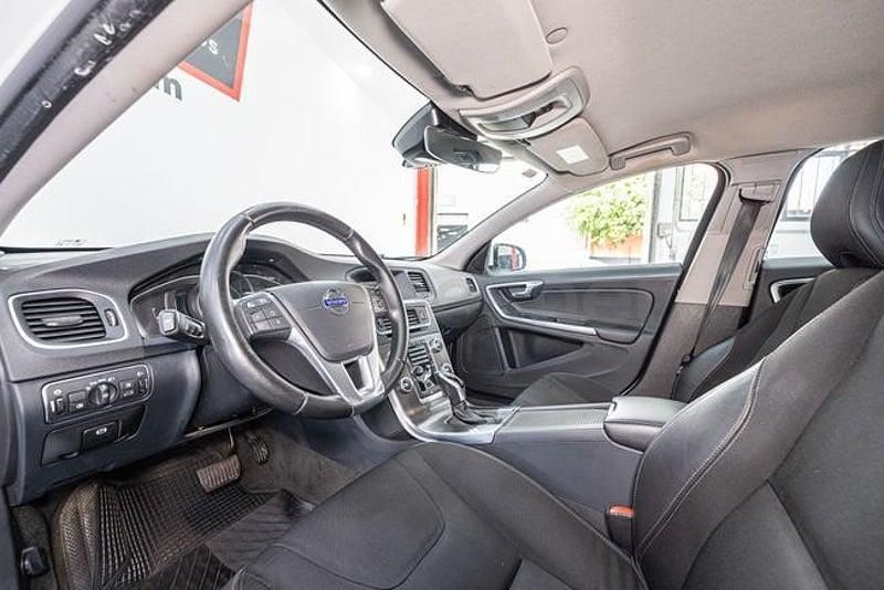 Usado Volvo V60 Momentum 190 CV (139 kW) 2015 Gris / plata Familiar