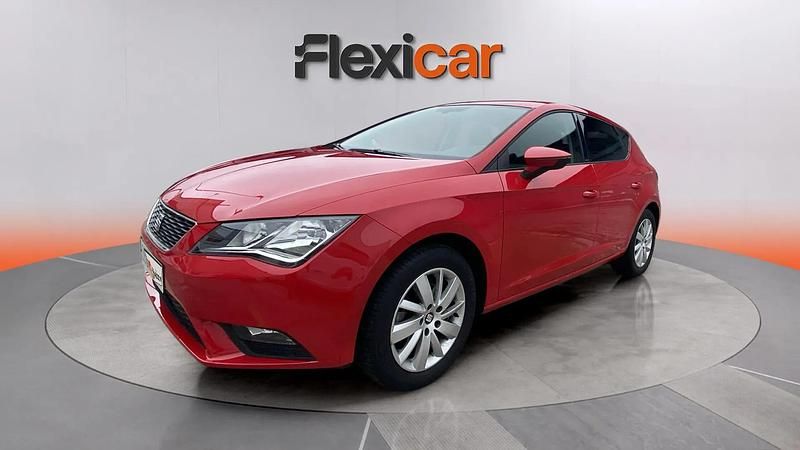 Usado Seat Leon Reference 110 CV (80 kW) 2016 Rojo Berlina