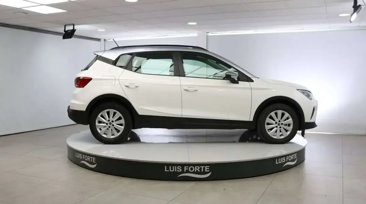 Usado Seat Arona Style 110 CV (80 kW) 2023 Blanco SUV