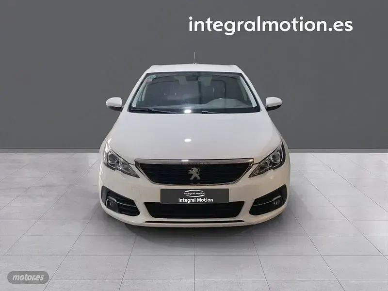 Usado Peugeot 308 SW Style 130 CV (95 kW) 2020 Blanco Familiar