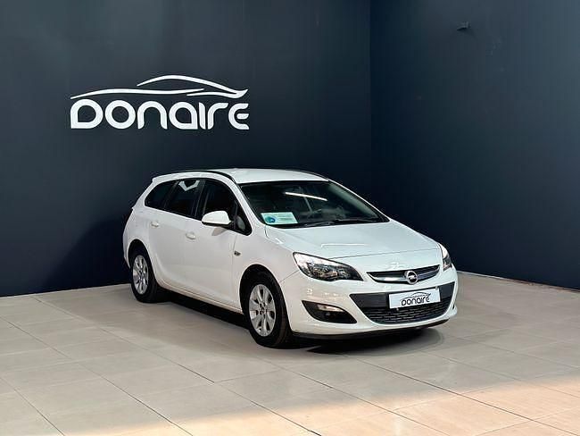 Blanco Usado 2016 Opel Astra Business Familiar | 8990 € (Caro) - Imagen 1/4