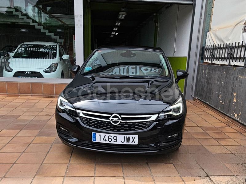 Negro Usado 2017 Opel Astra Elegance Berlina | 11.990 € (Un poco caro) - Imagen 1/4