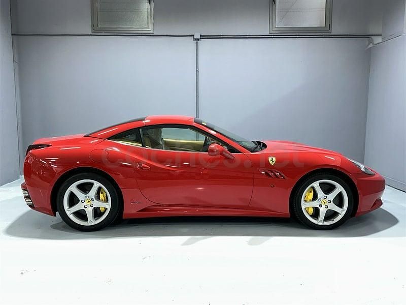 Usado Ferrari California 460 CV (338 kW) 2010 Rojo Descapotable