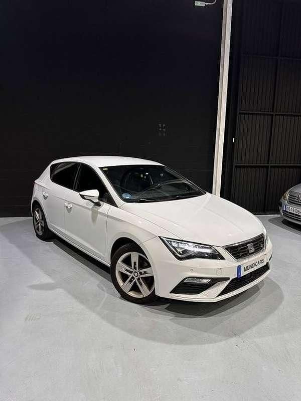Usado Seat Leon FR 131 CV (96 kW) 2020 Blanco Utilitario