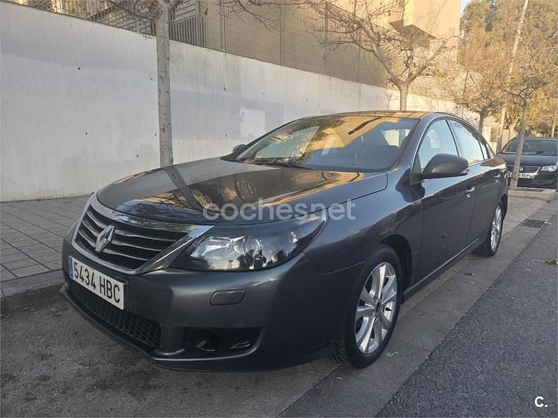 Gris / plata Usado 2011 Renault Latitude Privilege Berlina | 3999 € - Imagen 1/4