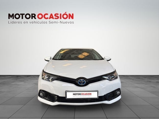 Usado Toyota Auris Hybrid 180 CV (132 kW) 2018 Blanco Berlina