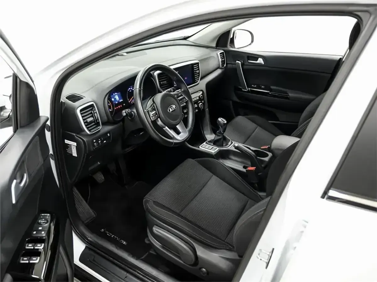 Usado Kia Sportage 136 CV (100 kW) 2021 Blanco SUV