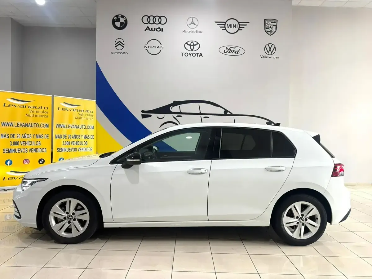 Usado VW Golf VIII Life 110 CV (80 kW) 2023 Blanco