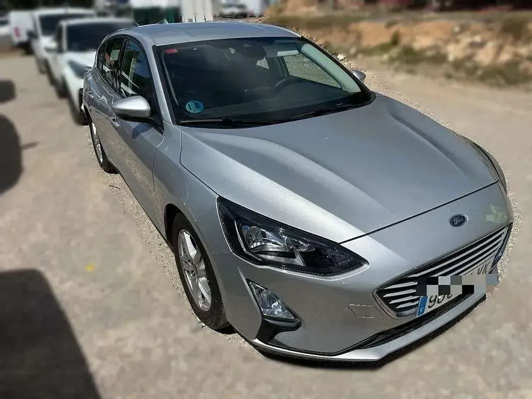 Usado Ford Focus Trend+ 125 CV (91 kW) 2021 Gris Utilitario