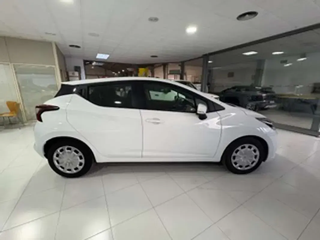 Usado Nissan Micra Acenta 92 CV (67 kW) 2022 Blanco Utilitario