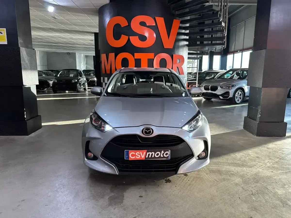 Usado Mazda 2 Center-Line 116 CV (85 kW) 2023 Gris Utilitario