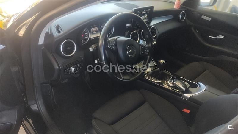 Usado Mercedes E200 75 CV (55 kW) 1993 Negro Familiar