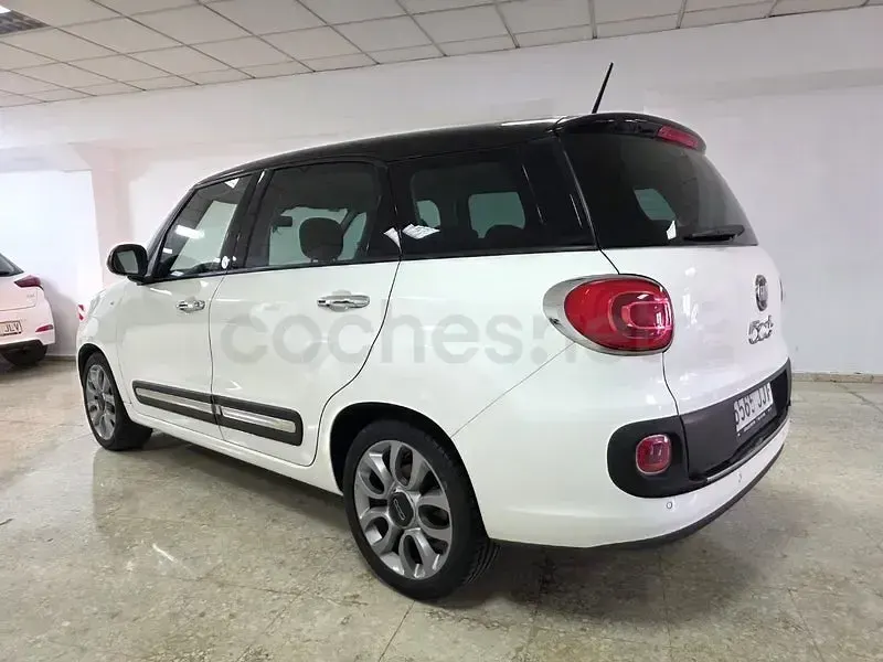 Usado Fiat 500L Living 120 CV (88 kW) 2015 Blanco Monovolumen
