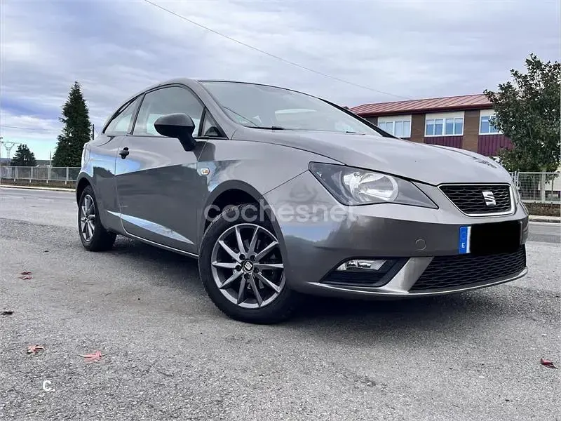 Usado Seat Ibiza SC I-Tech 70 CV (51 kW) 2014 Gris / plata Utilitario