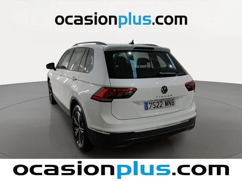 Käytetty VW Tiguan Life 150 HP (110 kW) 2024 Valkoinen Katumaasturi