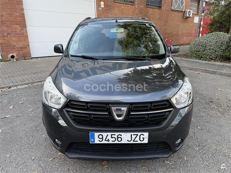Usado Dacia Lodgy Lauréate 115 CV (84 kW) 2017 Gris / plata Monovolumen