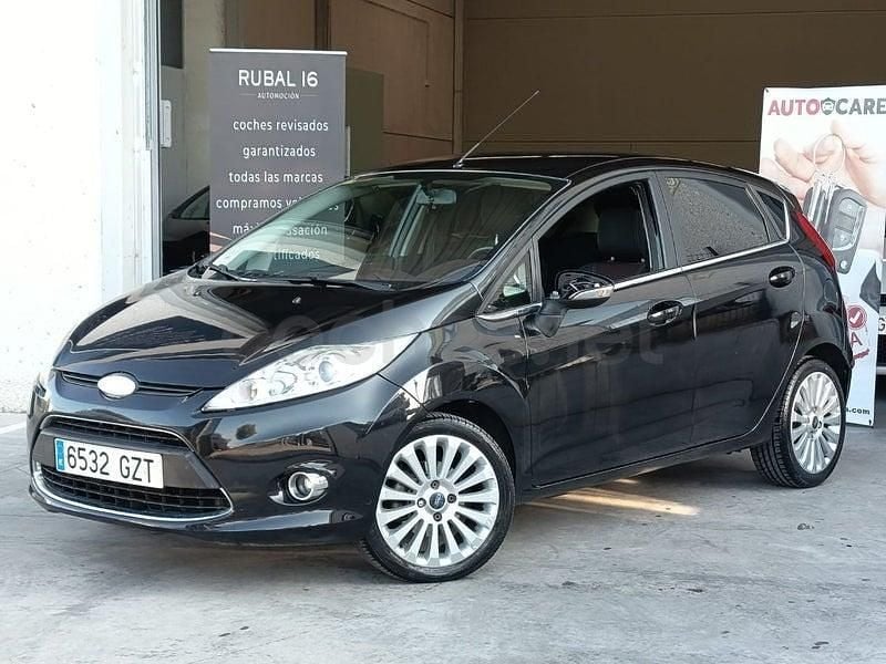 Usado Ford Fiesta Titanium 95 CV (69 kW) 2010 Negro Utilitario