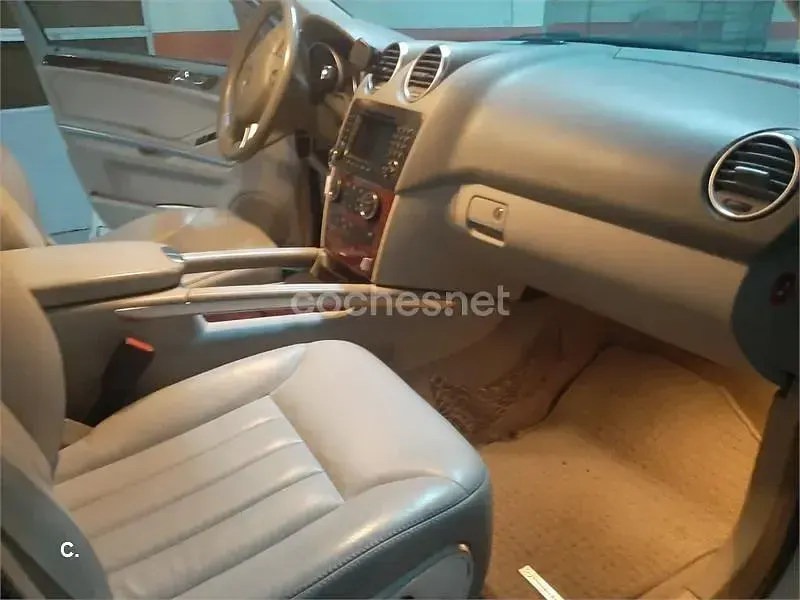 Usado Mercedes ML350 272 CV (200 kW) 2006 Gris / plata SUV